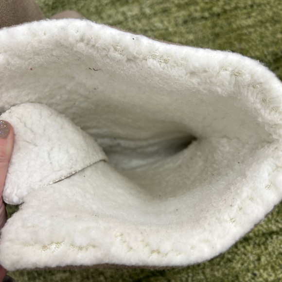 Marley Lilly Sherpa tie boots NOT monogrammed - Picture 4 of 6